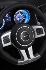 Chrysler 300C SRT8 2012 года